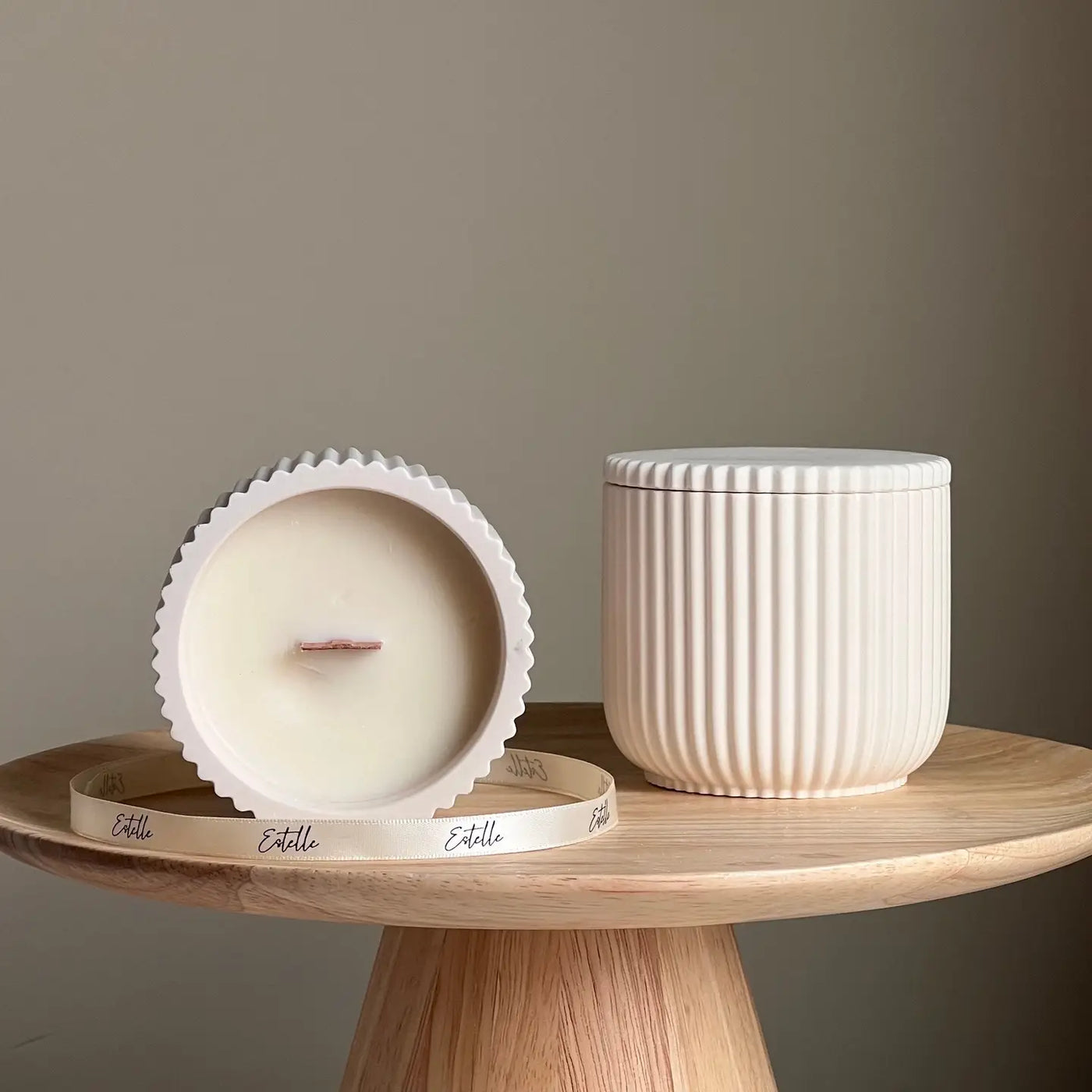 Ribbed Jar Soy Wax Wood Wick Candle Vanilla & Cashmere